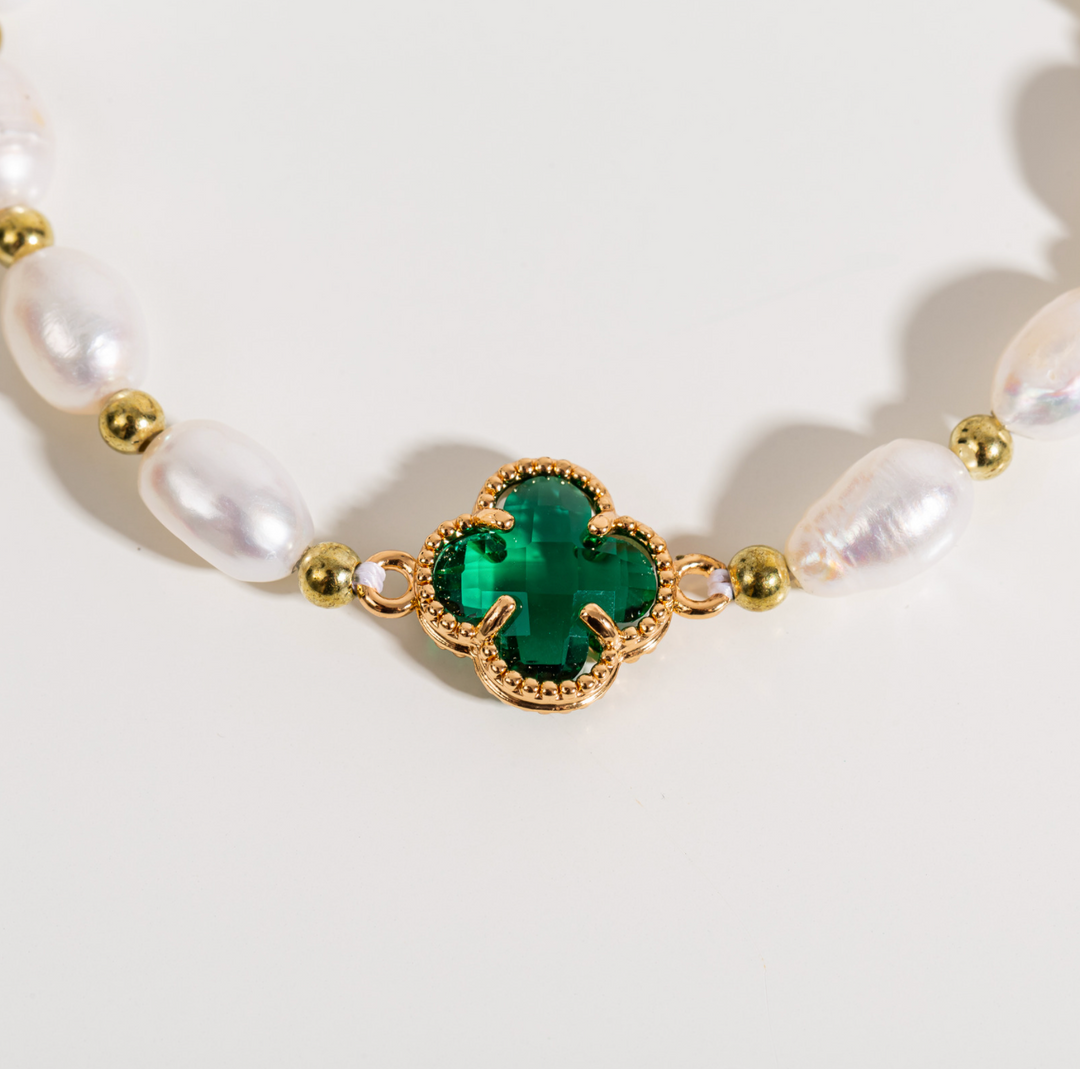 Emerald Cloverleaf Bracelet with Emerald and Pearls in Gold